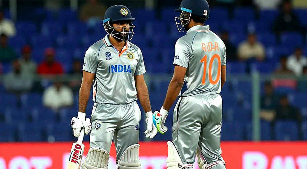 জানুয়ারির চার লিগ, বিশ্রাম শূন্য: ক্রিকেটের ট্রান্সফার জানালায় আসল দামটা কে দেয় জানুয়ারির চার লিগ, বিশ্রাম শূন্য: ক্রিকেটের ট্রান্সফার জানালায় আসল দামটা কে দেয়